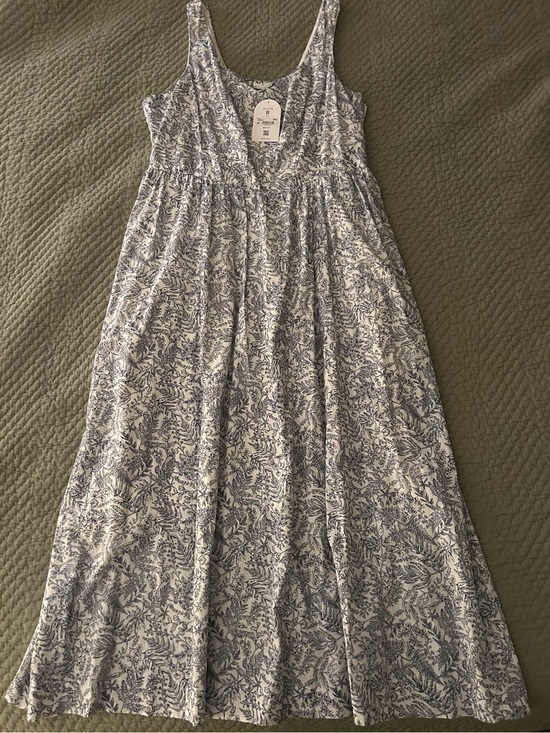 ARULA Dresses & Skirts - ARULA A Line, Sleeveless Blue and White Floral Print Midi Dress with Scoop Neck